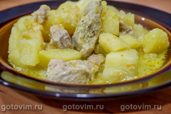 Свинина с картофелем, тушённая в сливках в мультиварке Свинина с картофелем, тушённая в сливках в мультиварке