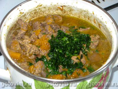 Куриная печень и сердечки, тушенные с тыквой