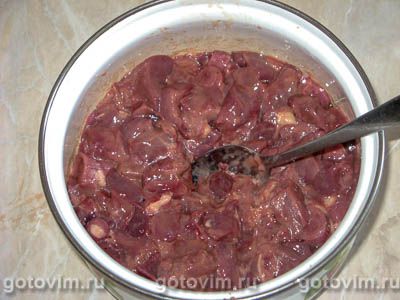Куриная печень и сердечки, тушенные с тыквой