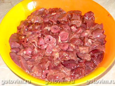 Куриная печень и сердечки, тушенные с тыквой