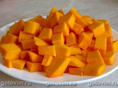 Куриная печень и сердечки, тушенные с тыквой