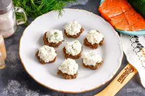 Канапе с красной рыбой Канапе с красной рыбой