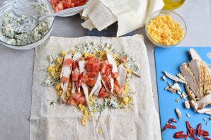 Закуска из лаваша с курицей Закуска из лаваша с курицей