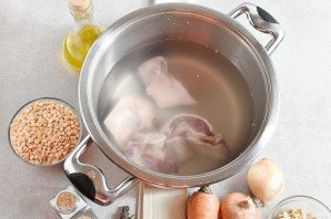 Гороховый суп на мясном бульоне