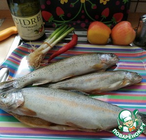 Форель с яблоками и сидром
